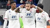 Lyon chơi bóng trở lại