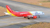 Cơ trưởng Vietjet không tuân thủ lệnh kiểm soát không lưu, máy bay VNA không thể hạ cánh