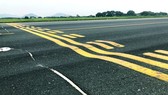 Một đoạn đường cất hạ cánh tại Nội Bài đang bị lún