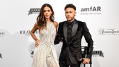 Neymar vẫn phải dùng nạng trong một sự kiện gần đây