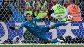 Igor Akinfeev và tình huống cản cú sút luân lưu quyết định
