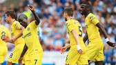 Những nhạc công - vũ công Chelsea đang tấu lên "Vũ khúc Hoàng kim"