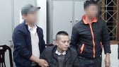 Bắt 2 đối tượng mua bán 5 bánh heroin