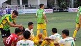 Tuấn Vinh (quần đen, áo bib xanh) đang chỉ đạo cho các anh em Văn Minh MN - Ảnh Hậu Owen