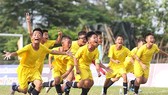 U 11 Vũng Tàu với niềm vui chiến thắng trong trận chung kết. Ảnh: Dũng Phương