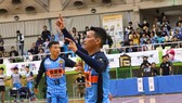 Minh Trí và Thái Huy có trận khởi đầu ấn tượng tại Nhật Bản.