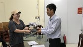 Tài xế taxi tìm du khách Hàn Quốc trả lại 45 triệu đồng bỏ quên