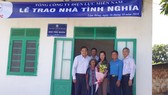 Trao nhà tình nghĩa cho gia đình ông Cơ Liêng K'SRang, thông 1, xã Đạ Long, huyện Đam Rông