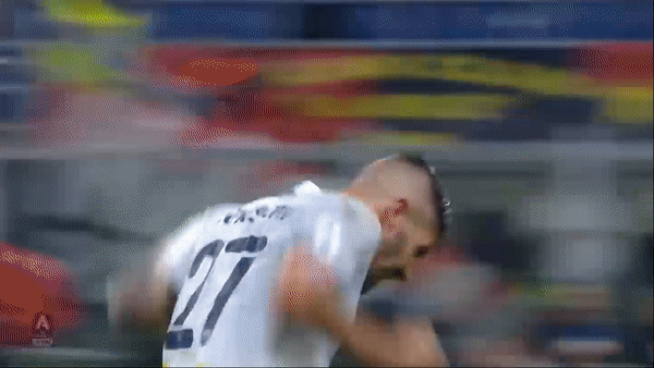 AC Milan - Lecce 2-2: Calhanoglu, Piatek tỏa sáng, Babacar, Calderoni cầm chân HLV Stefano Pioli