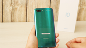Honor 10 Phantom Green với màu sắc hêt sức ấn tượng