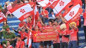 CĐV đội Hải Phòng trên sân Thiên Trường. Ảnh: Minh Hoàng