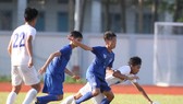 PVF (áo trắng) kịp giành vé vào bán kết sau chiến thắng 1-0 trước Bình Dương. Ảnh: ANH KHOA