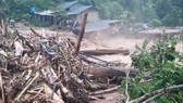 Lũ quét kinh hoàng, cuốn trôi nhiều nhà dân và trường học ở Điện Biên