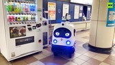 Thế giới thời Covid-19: Robot diệt khuẩn làm việc thay con người