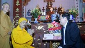 Chủ tịch Ủy ban Trung ương MTTQ Việt Nam Trần Thanh Mẫn chúc Tết Đại lão Hòa thượng Thích Phổ Tuệ