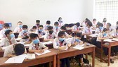 HS-SV đeo khẩu trang liên tục tại trường