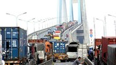Giải tỏa ùn tắc ở cảng, giảm chi phí logistics