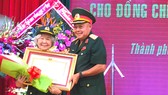 Giao thông viên bí mật được tặng danh hiệu Anh hùng LLVT nhân dân