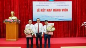 Báo SGGP kết nạp 2 đảng viên mới