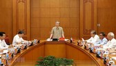 Đồng chí Trần Quốc Vượng, Ủy viên Bộ Chính trị, Thường trực Ban Bí thư, Phó trưởng Ban Chỉ đạo chủ trì cuộc họp. Ảnh: TTXVN