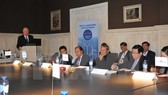 Rent-A-Port Managing Director Marc Stordiau briefs Vietnamese officials on the company's projects (Source: VNA)