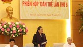 Vice NA Chairwoman Tong Thi Phong speaks at the meeting (Source: VNA)