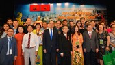Secretary of HCMC Party Committee Nguyen Thien Nhan and other leaders of HCMC attended the meeting with the overseas Vietnamese. (Photo: SGGP)