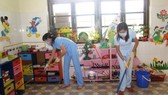 The Ministry of Health requires to provide schools with enough soaps and chemicals to clean classrooms and toys (Photo: SGGP)