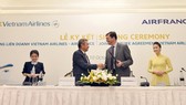 At the signing ceremony of joint venture agreement in 2017 (Photo: VNA)