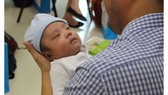 Nuôi sống thành công bé trai sinh non 26 tuần nặng 800 gram