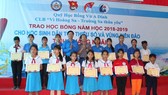 Trao 160 suất học bổng cho học sinh dân tộc thiểu số và con ngư dân