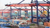 Container hàng hóa ở cảng Huaian, tỉnh Giang Tô, Trung Quốc, ngày 5-5-2019. Ảnh: REUTERS