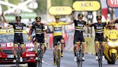 Chris Froome (Áo vàng) từng được ví là không thể thay thế trong đội đua Sky