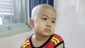 Con bệnh nặng, ba mẹ lao đao