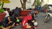 Nhóm thanh niên tụ tập đua xe trái phép bị cơ quan công an mời lên làm việc
