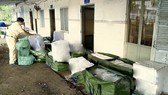 Bắt giữ phương tiện vận chuyển hơn 23.000 bao thuốc lá ngoại