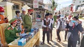 Phát hơn 10.000 khẩu trang miễn phí ở vùng đồng bào dân tộc thiểu số