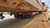 Xe chở thuyền dài 28m lên đèo Bảo Lộc bị phạt hơn 90 triệu đồng