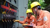 1 ngày nắng nóng như đổ lửa, cả nước xài 789,6 triệu kWh điện 1 ngày nắng nóng như đổ lửa, cả nước xài 789,6 triệu kWh điện