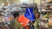 Tạm giữ hơn 5 ngàn sản phẩm có dấu hiệu giả nhãn hiệu Adidas, Nike