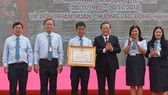 Trường ĐH Sài Gòn nhận Huân chương Lao động Hạng Ba