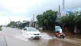 Đoạn đường biến thành sông chỉ sau một cơn mưa lớn.