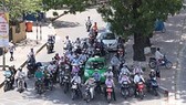 Miền Bắc nắng đẹp, miền Trung mưa to, Nam bộ có nắng gián đoạn