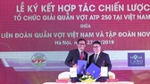 Lãnh đạo tập đoàn Novaland và VTF tại lễ ký kết