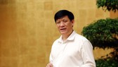 Quyền Bộ trưởng Bộ Y tế, GS.TS Nguyễn Thanh Long phân tích về chùm ca bệnh tại Hải Dương. Ảnh: Đình Nam/VGP