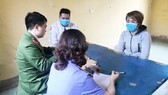 Bắt khẩn cấp nữ chủ quán bánh xèo dùng dao, chày đánh 2 nam nhân viên