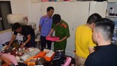 Khám xét nơi đối tượng cầm đầu vụ lừa đảo Lê Anh Tuấn ở trọ