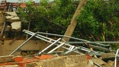 Nhà dân ở xã Kỳ Hoa, thị xã Kỳ Anh, tỉnh Hà Tĩnh bị thiệt hại nặng do trận lốc xoáy