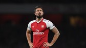 Olivier Giroud quyết ở lại Arsenal dù biết mình khó co cơ hội đá chính. Ảnh: Getty Images