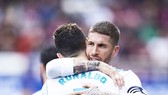 Quyền lực của Ronaldo dưới Ramos. Ảnh: Getty Images